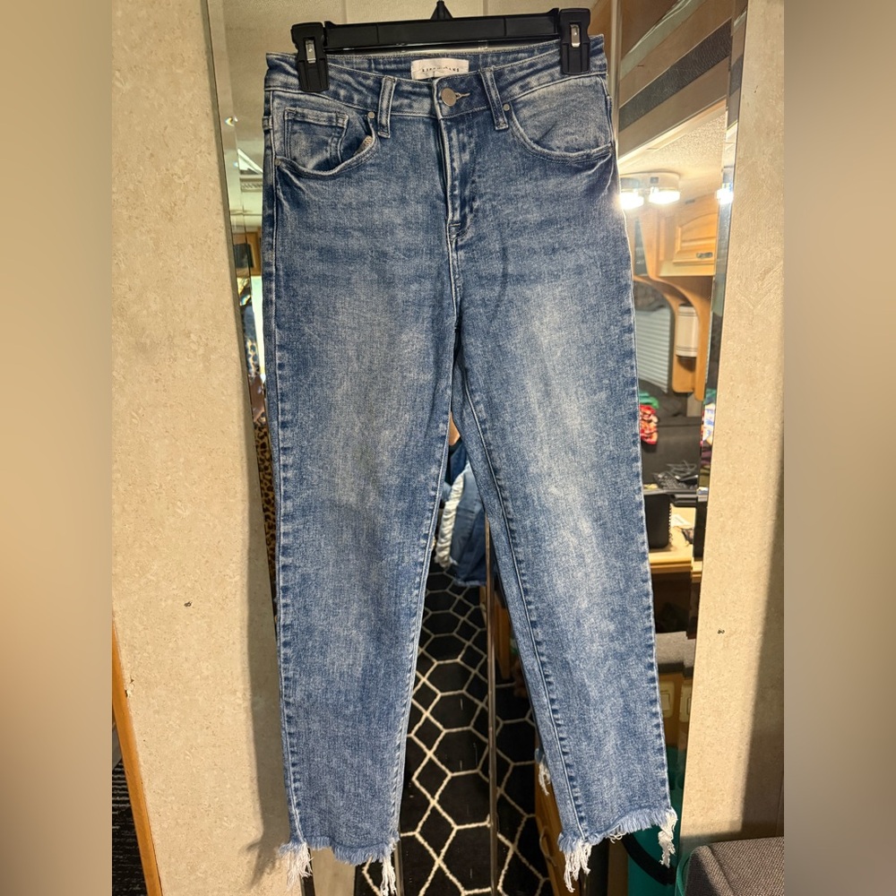 Risen Acid wash frayed hem Women's Blue Jeans